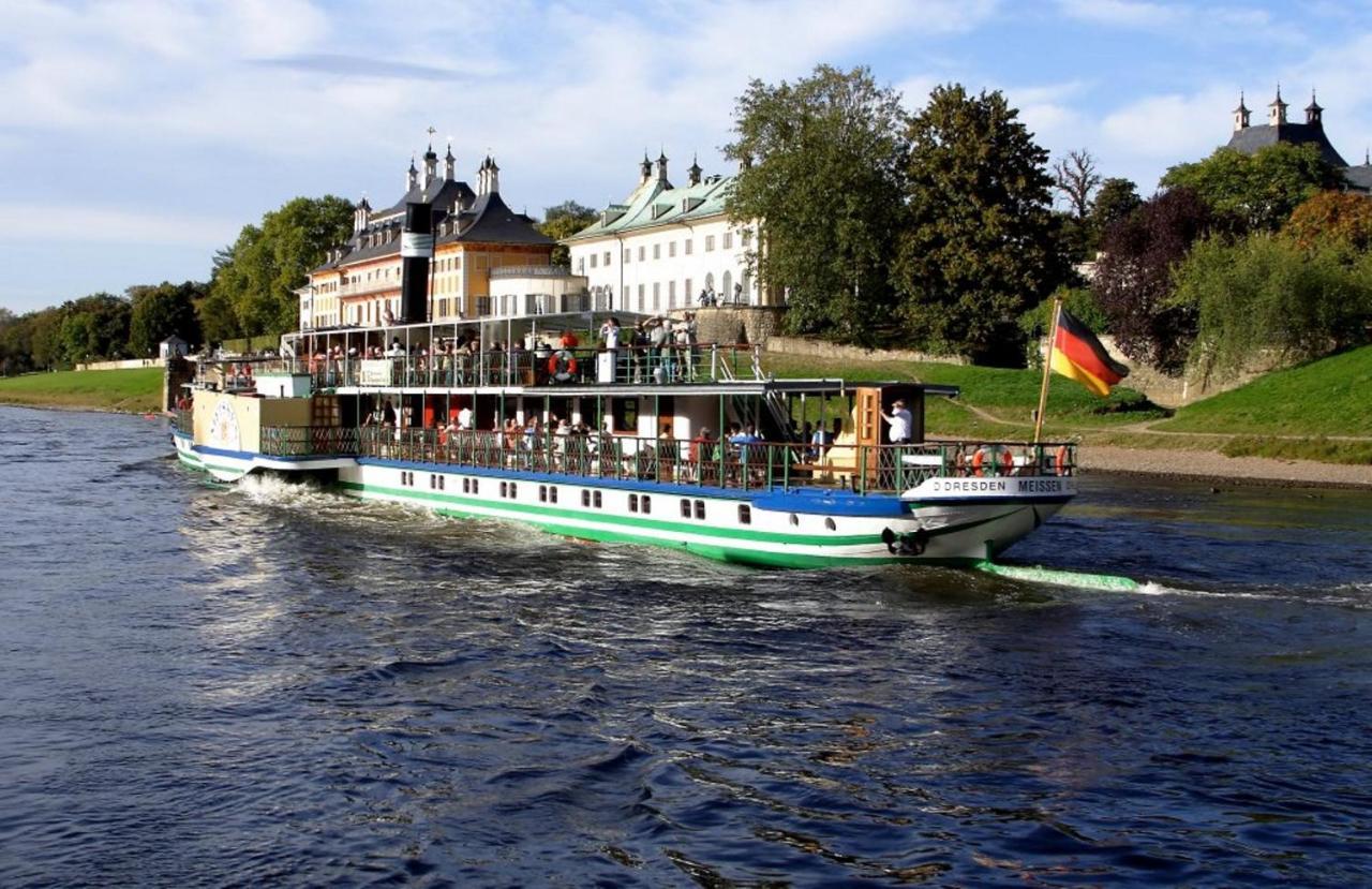 Restaurant Und Pension Zur Puppenstube シュトルペン エクステリア 写真