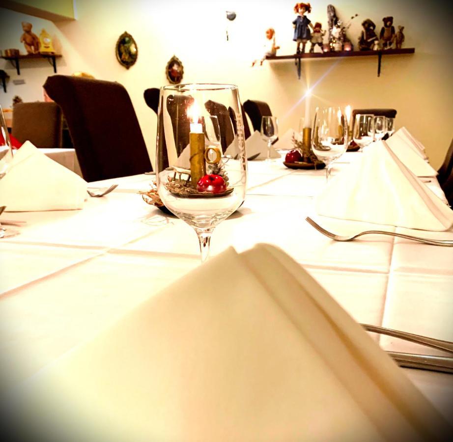 Restaurant Und Pension Zur Puppenstube シュトルペン エクステリア 写真