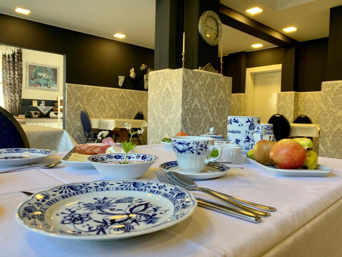 Restaurant Und Pension Zur Puppenstube シュトルペン エクステリア 写真